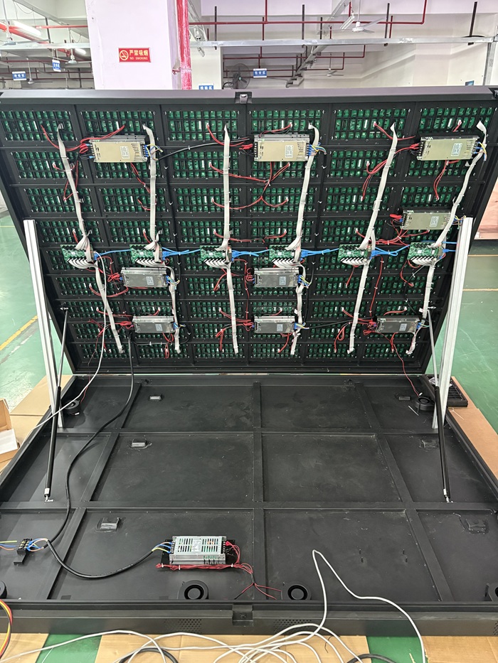 戶外前翻蓋箱體led顯示屏 戶外前翻蓋箱體led顯示屏